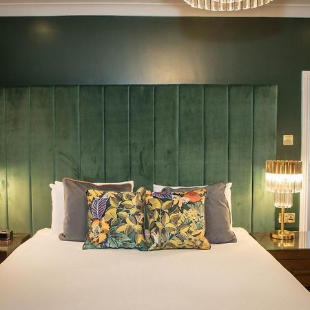 The Eton Mess Boutique Guesthouse Екстериор снимка